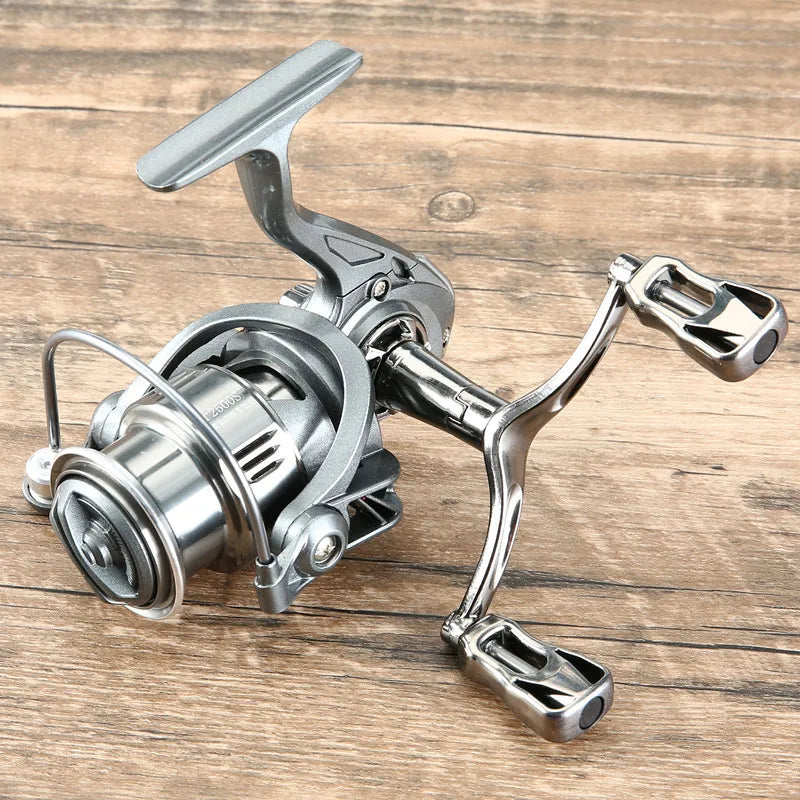 2500S / 3000M Spinning Reel – 3+1 Bearings, 8 kg Drag & CNC Metal Double Handle (Fresh & Saltwater)